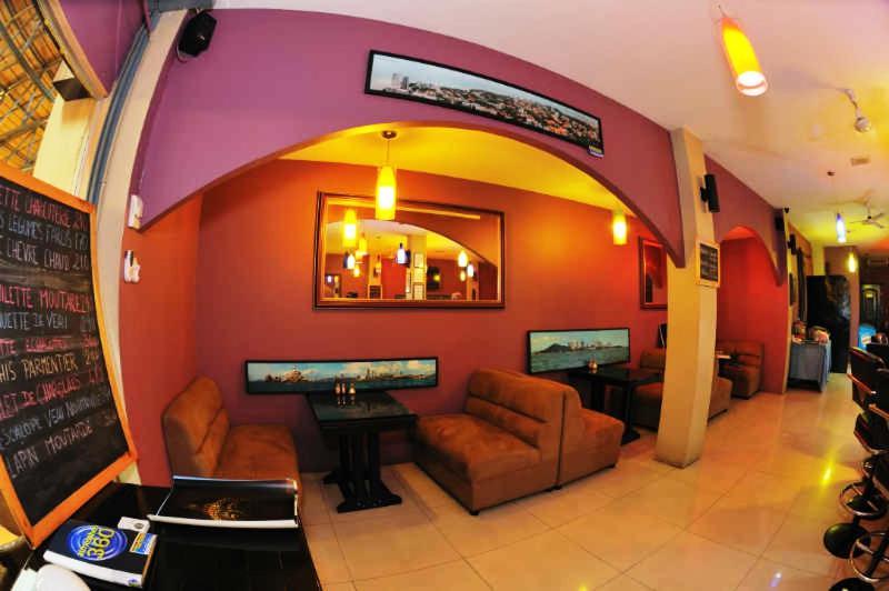 Le Parrots-Inn Praia de Jomtien Exterior foto