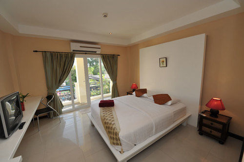 Le Parrots-Inn Praia de Jomtien Exterior foto