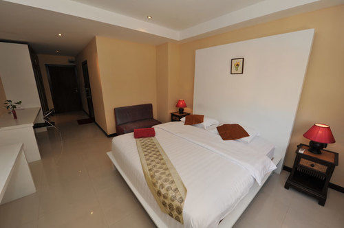 Le Parrots-Inn Praia de Jomtien Exterior foto