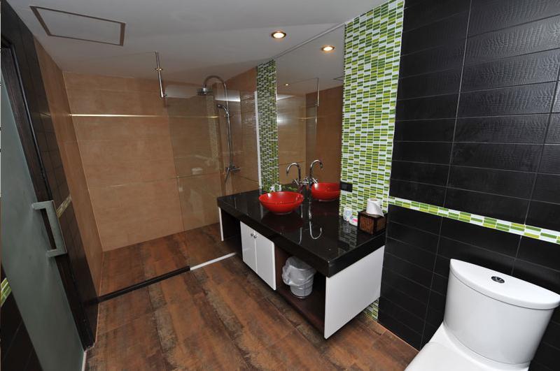 Le Parrots-Inn Praia de Jomtien Exterior foto